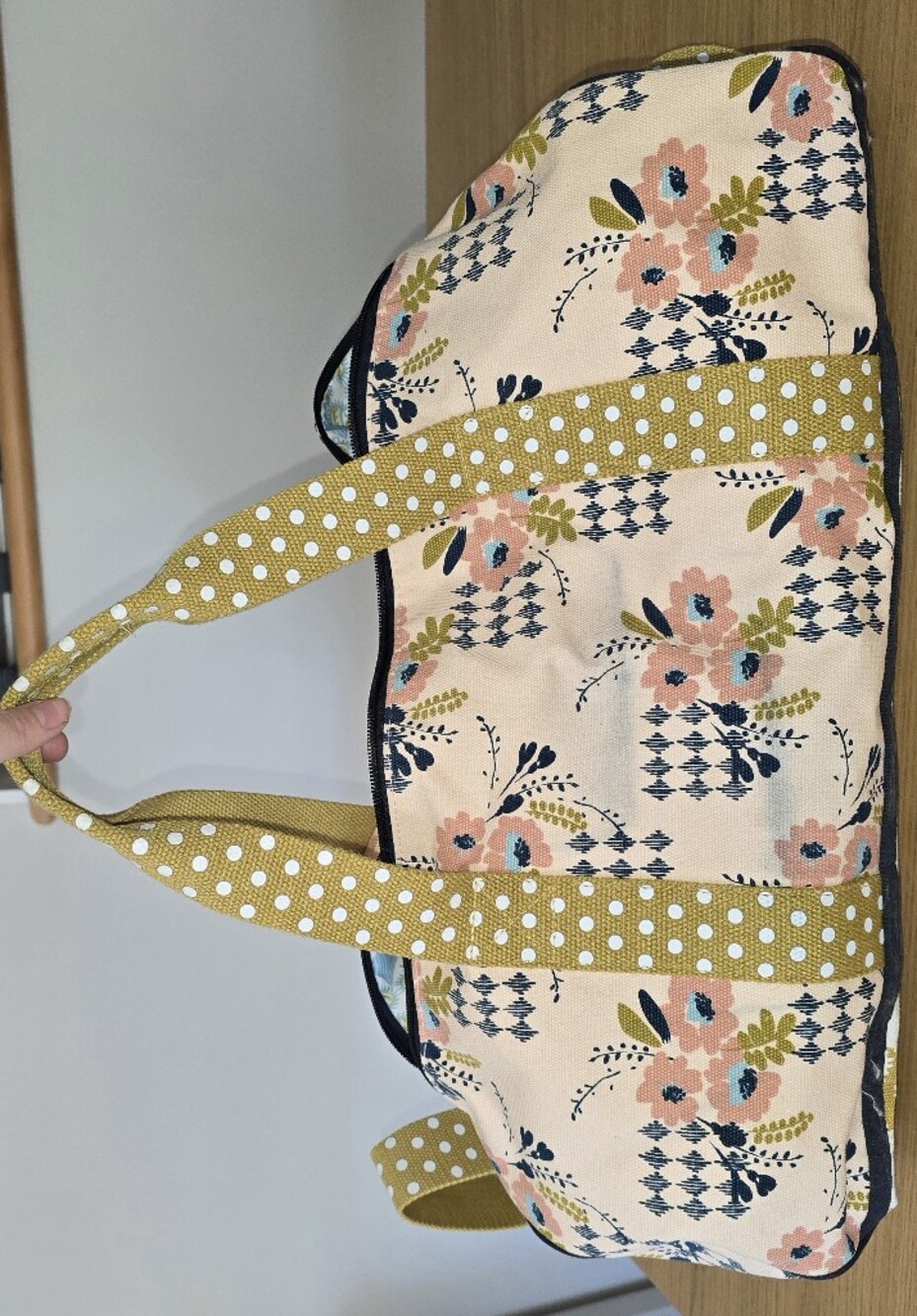 Stylish Floral Duffle Bag in Cream and Mustard - Picture 3 of 5